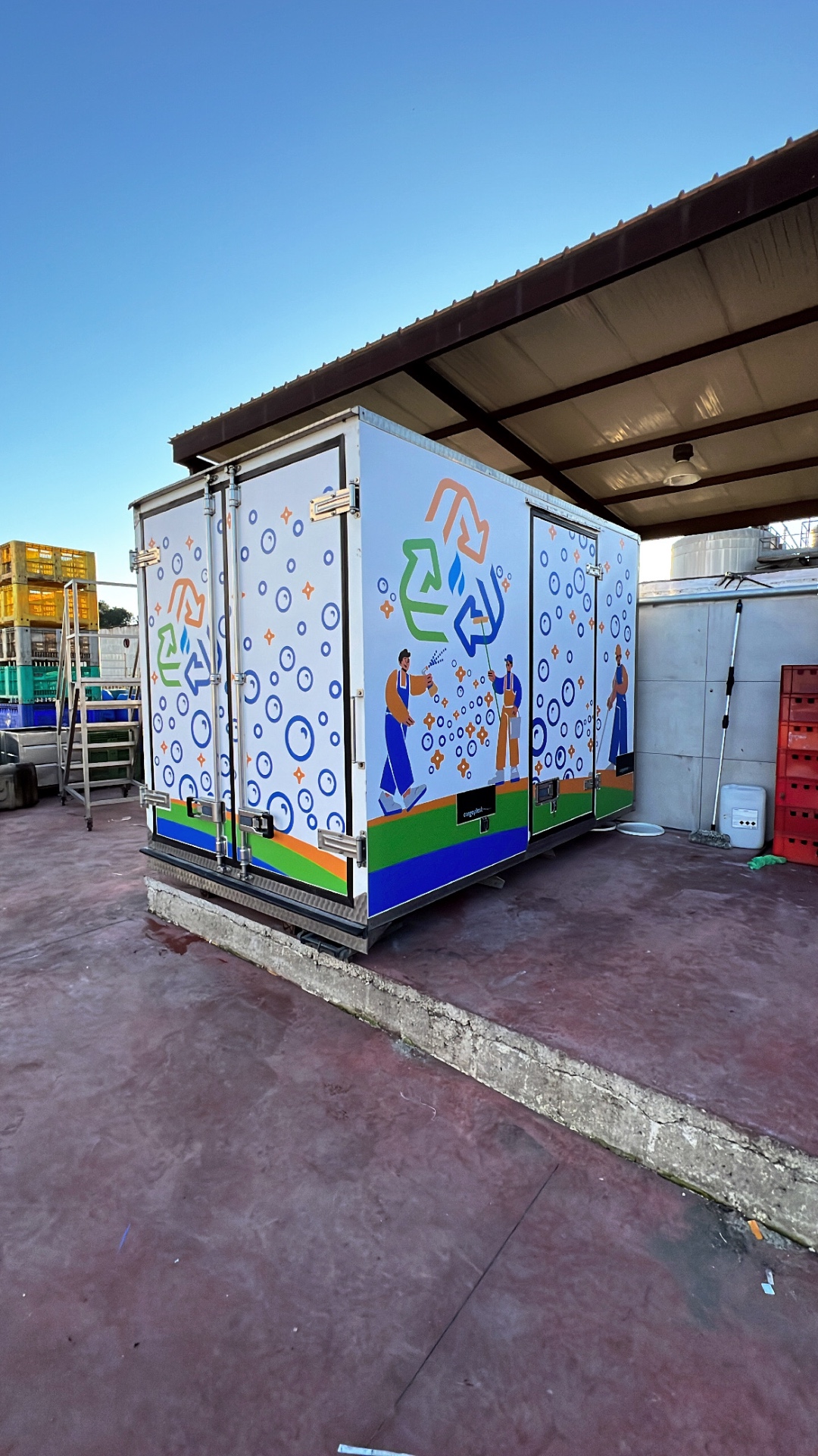 Wrapping cella refrigerata — Allestimento Veicoli Aziendali